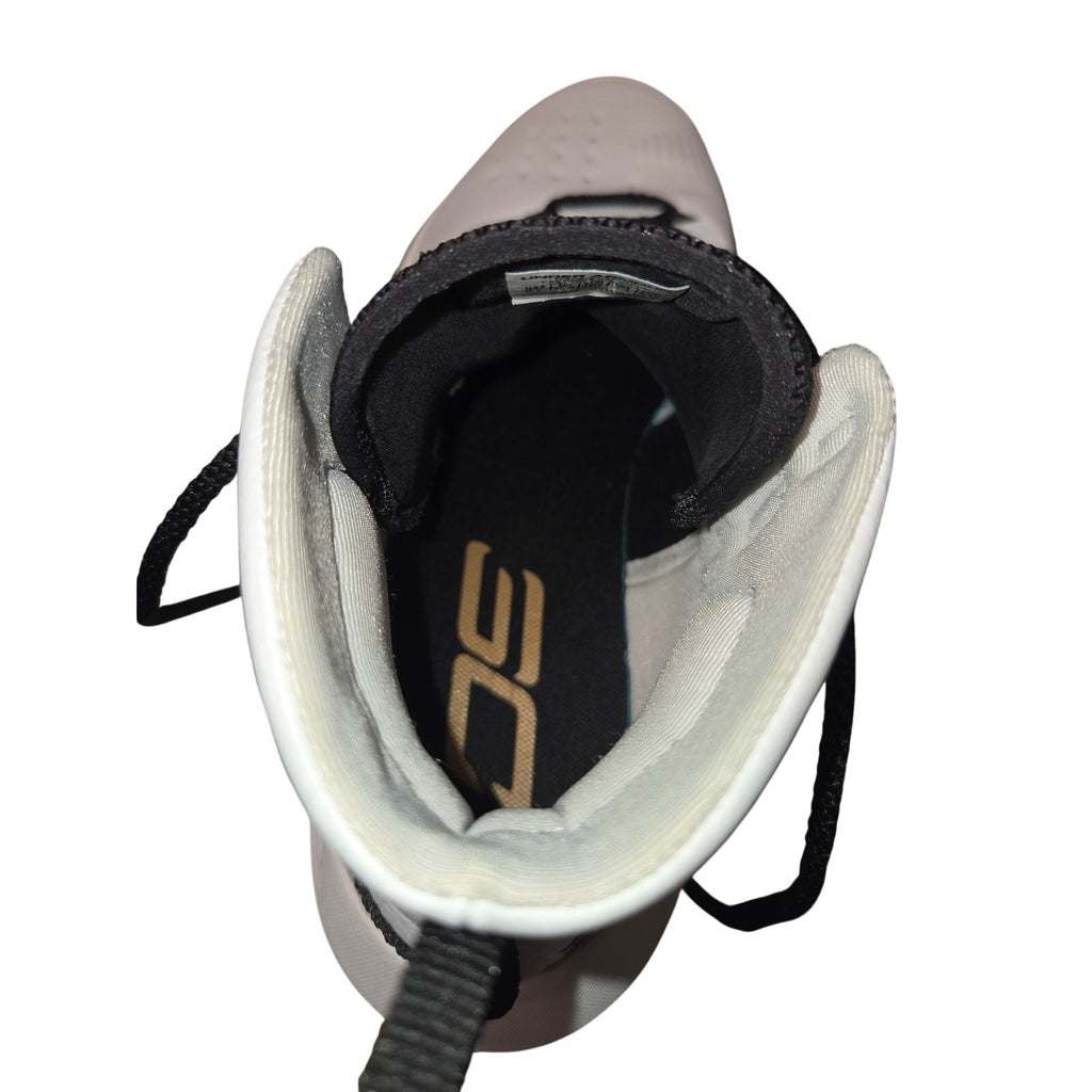 Under Armour Curry 3Zer0 II 3020424-100 6 Youth
