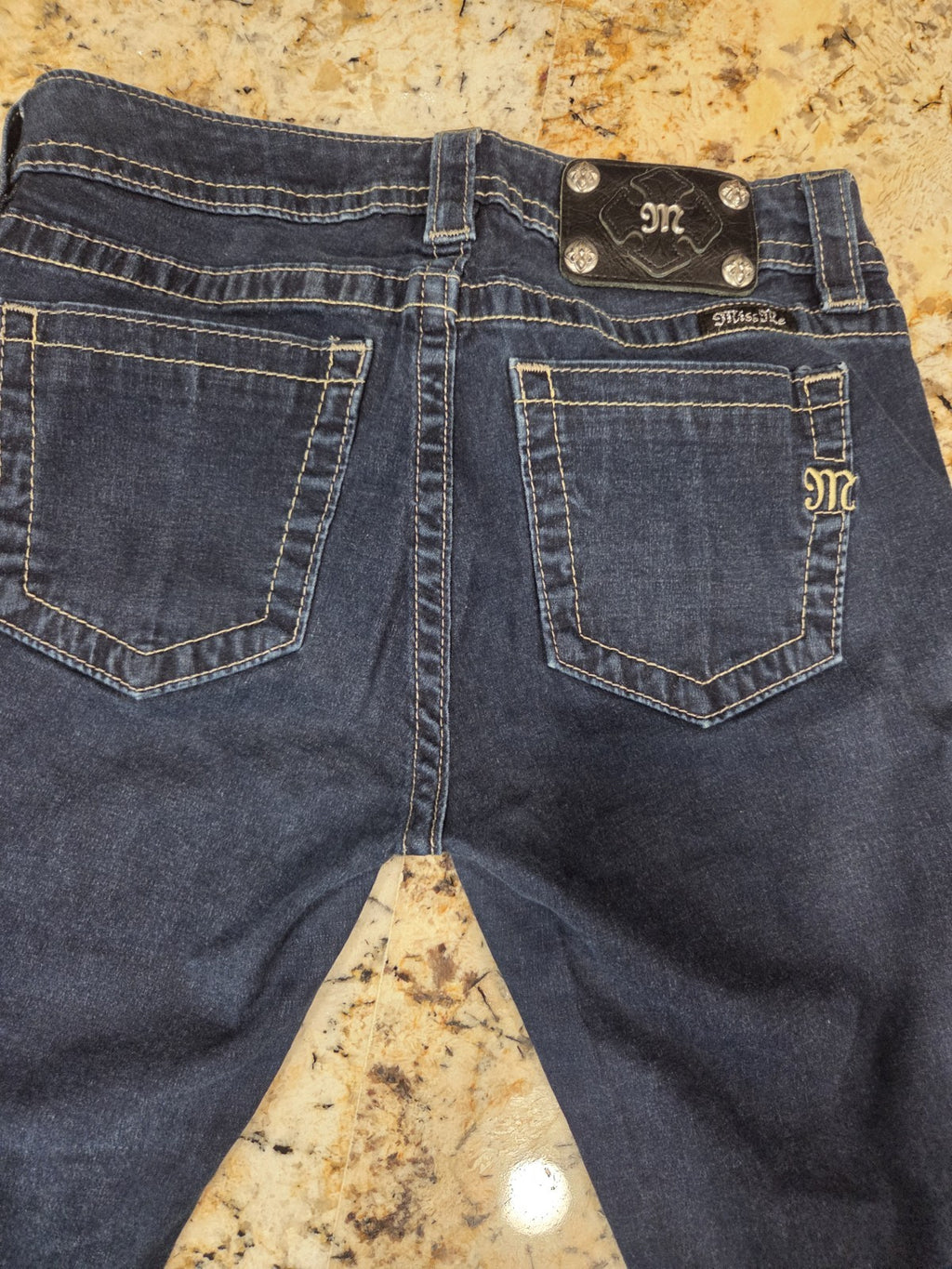 Miss Me Women's Jeans/Capris Size 27 Inseam Measures 27.50