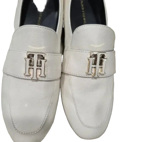 NWOT Tommy Hilfiger Creme Colored Flats with Gold & White Tone Logo Size 80