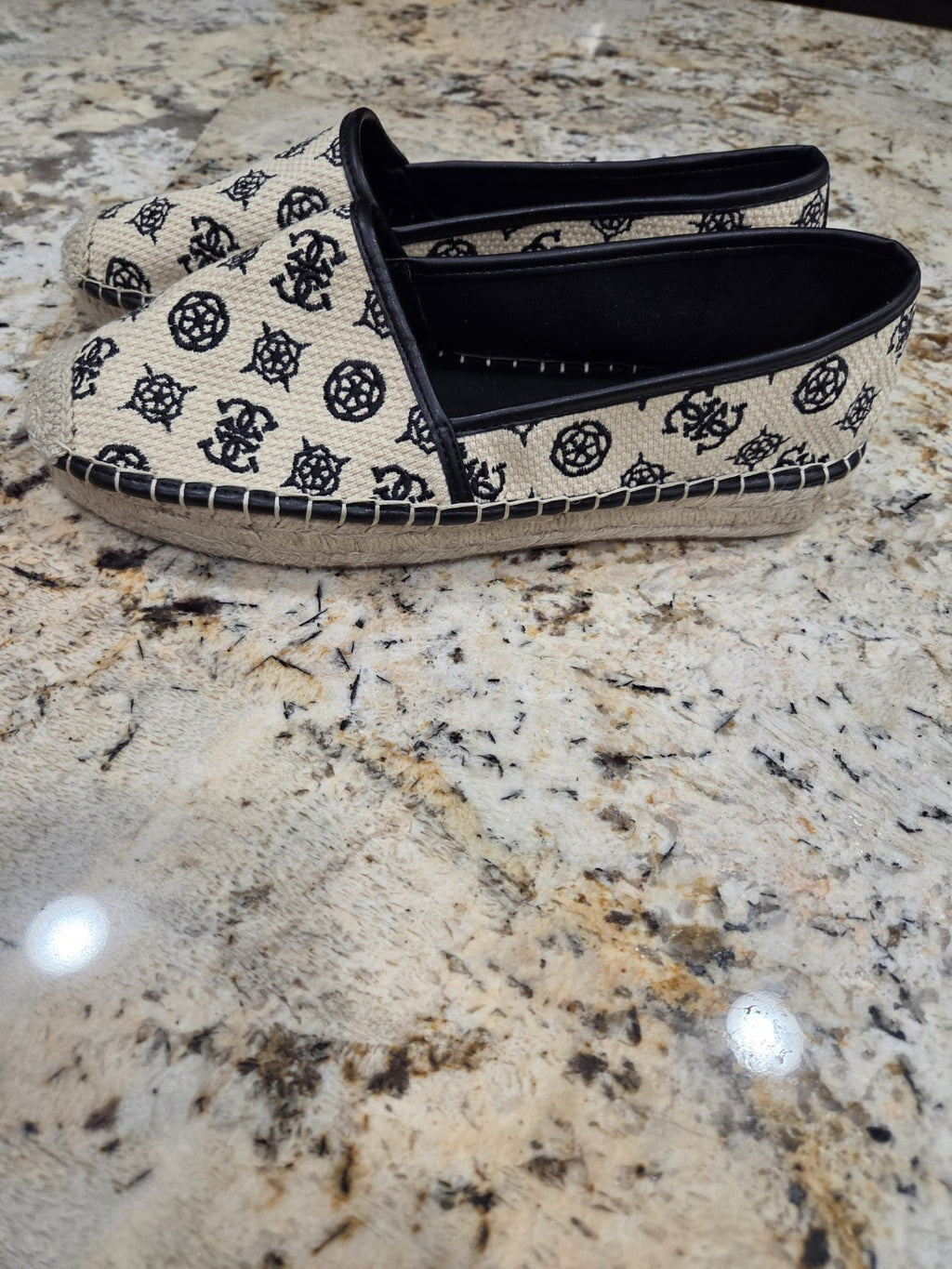 GUESS Joelya Espadrille Slip-ons Women's Size 10 NWOB4
