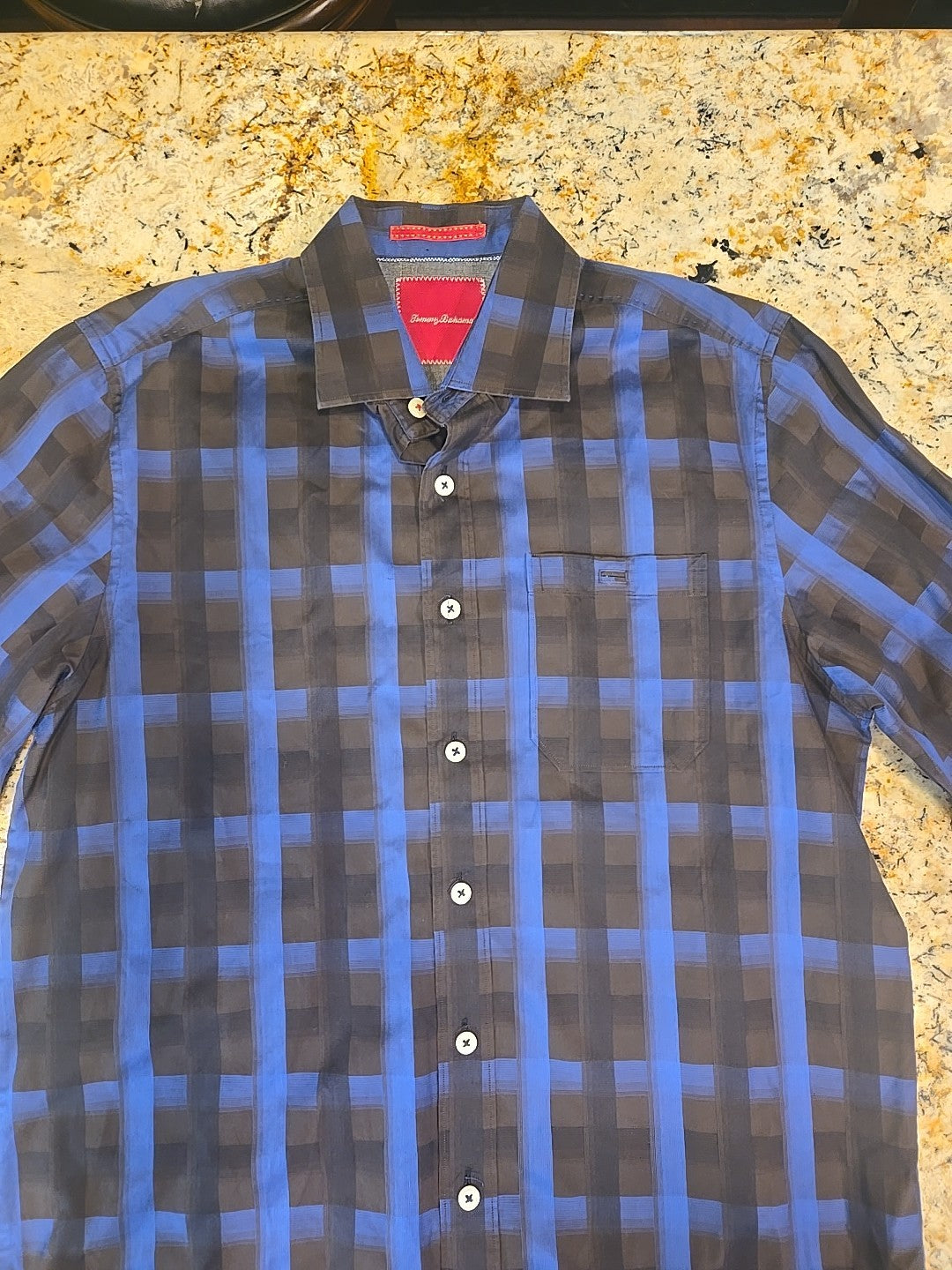 Mens Tommy Bahama, Size M Long Sleeve Shirt  100% Cotton0